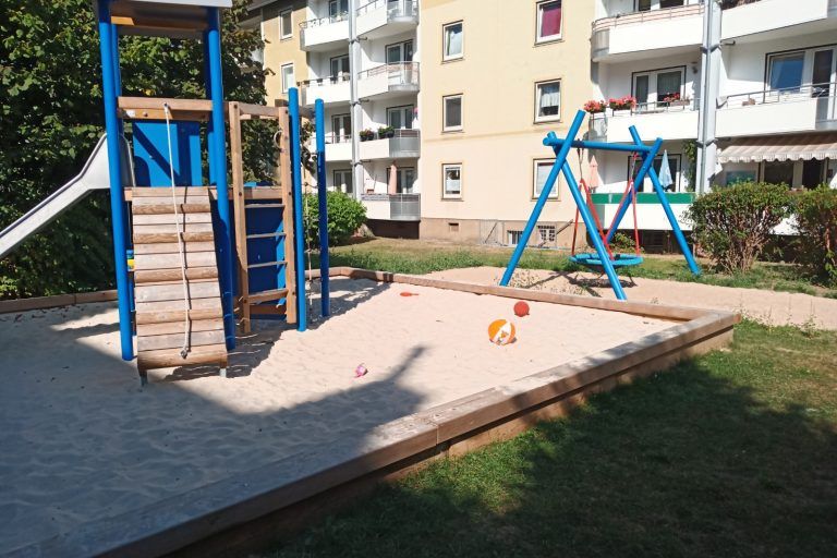 Christstrasse_Nestschaukel_Spielturm